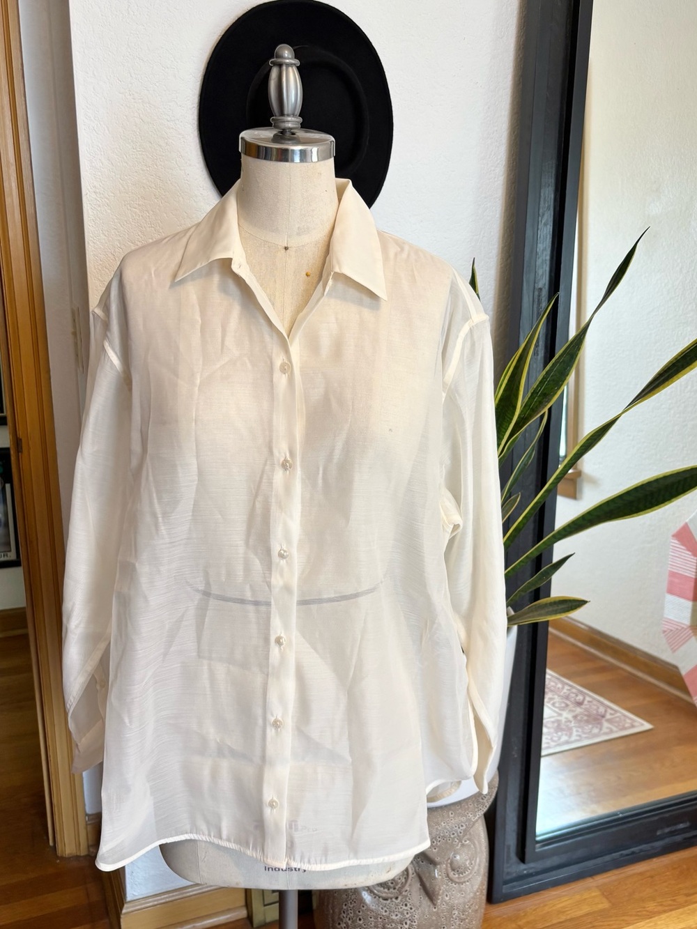 Sheer blouse 🤍